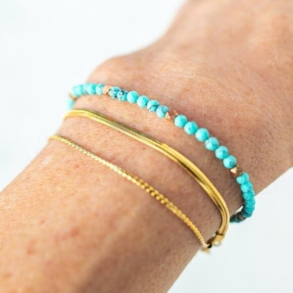 Turquoise Beaded Bracelet Dainty Gold Minimalist Jewelry Stacking Bracelet CUTE - Picture 1 of 9